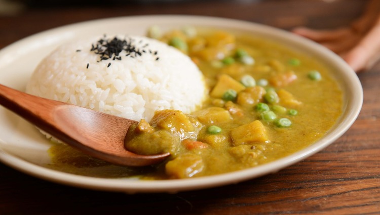 Curry Rice and Chicken with Peas and Potatoes - Chicken Recipe